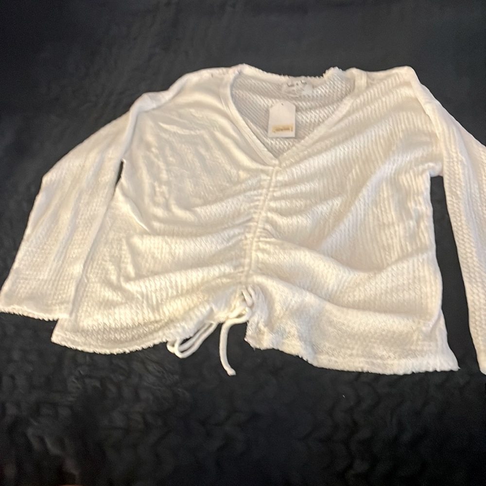Beautiful long sleeve sinch top…brand new from Dry Goods.